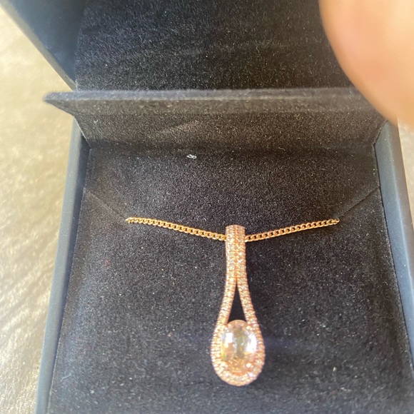 Selling jewelry desiner cloths - Picture 8 of 13